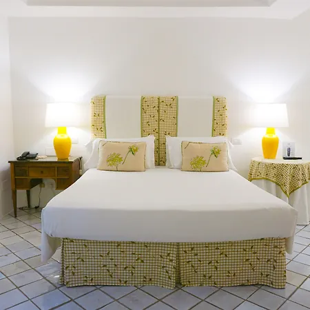 Masseria Il Melograno 호텔 5*
