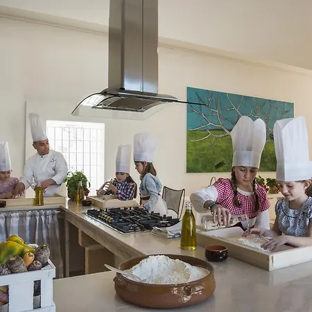 Hotel Masseria Il Melograno 5*