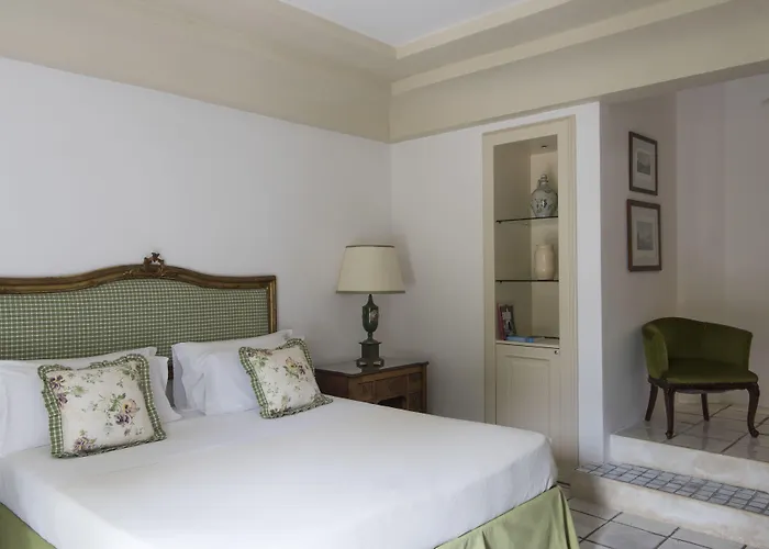 Hotel Masseria Il Melograno 5*